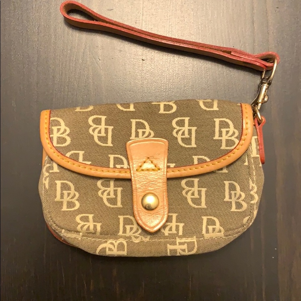 Dooney & Bourke wristlet